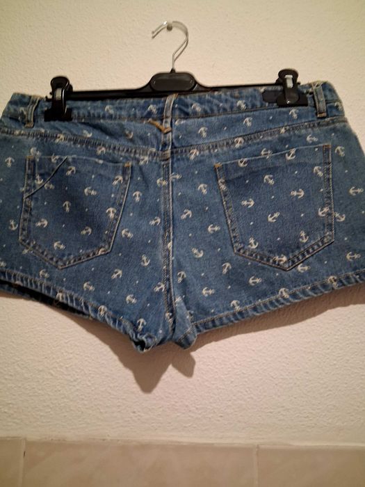 Shorts Lefties,com camisola Atmosphere.