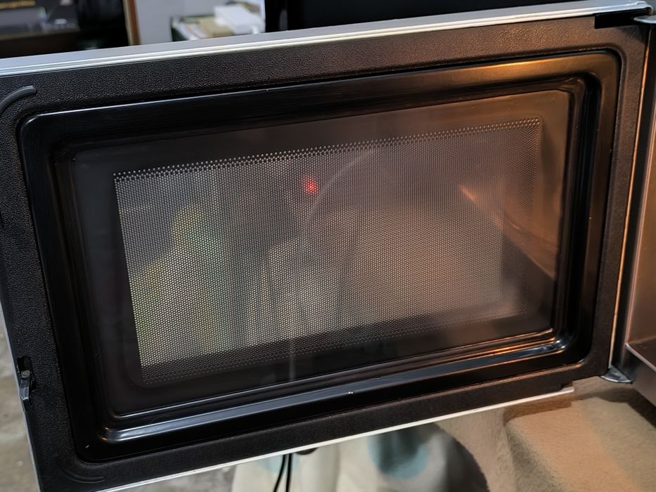 Micro-ondas Combinado Inverter Panasonic NN-CT57JMBPQ