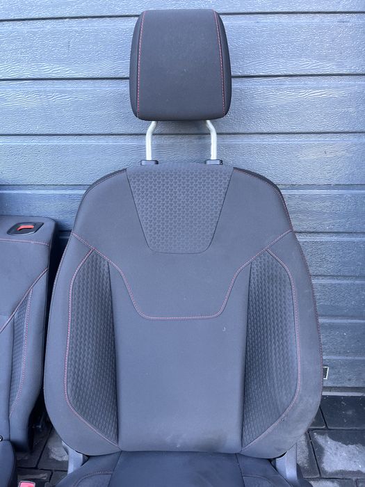 Fotel lewy prawy kanapa opracie Ford Focus MK3 ST-LINE Grzane europa
