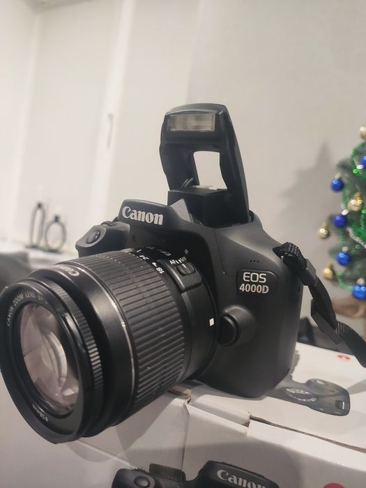 Дзеркальний фотоапарат Canon EOS 4000D