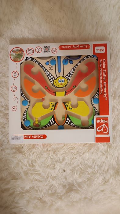 Дерев’яна розвиваюча іграшка Hape “Метелик”