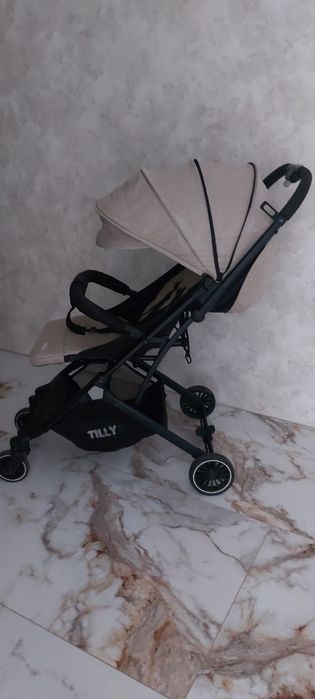 прогулянкова каляска візок TillyBella