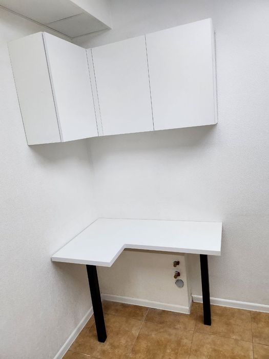 Угловой Шкафчик и столик белые