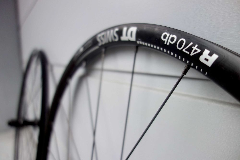 Koła szosowe DT Swiss R470 – 24h, thru-axle, centerlock, jak Nowe