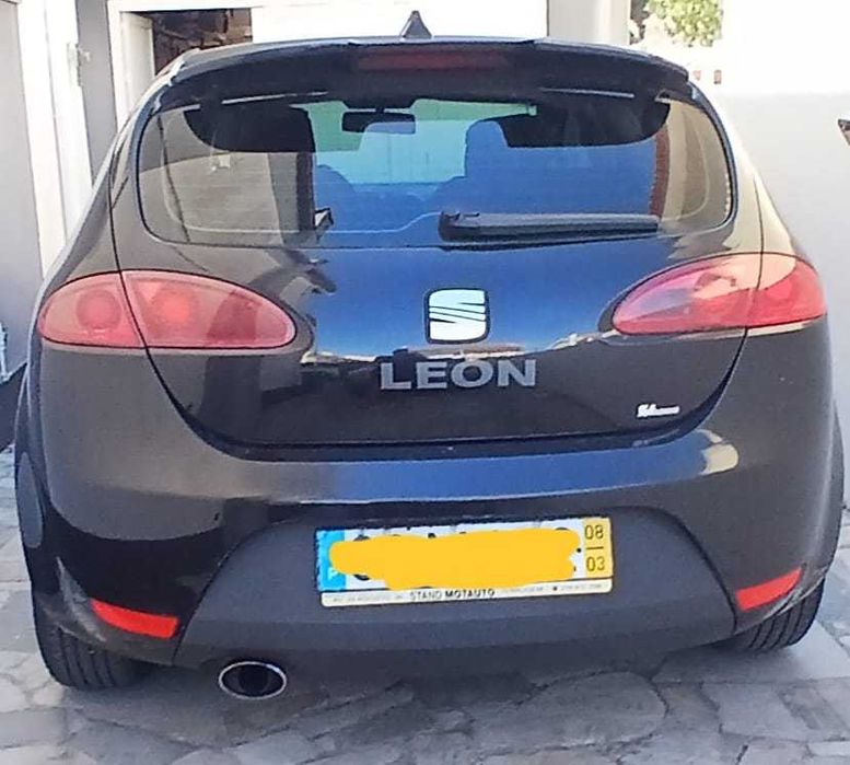 Carro Seat Leon 2008 5 portas preto a diesel 1.9 TDI