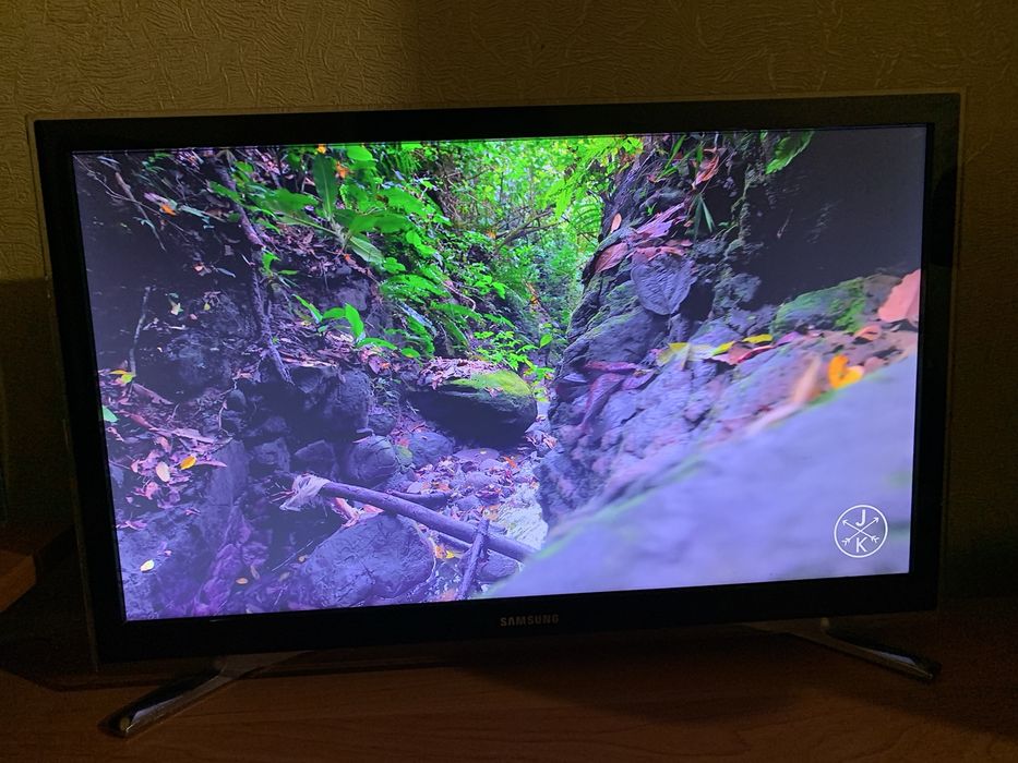 Телевизор Samsung 22 дюйма WIFI