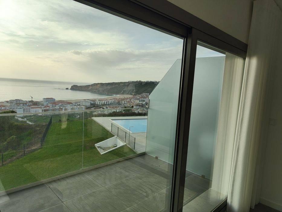 Apt  T2 Nazaré com Garagem e Piscina