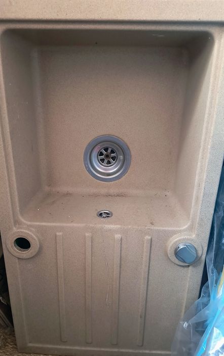 Zlewozmywak kuchenny z syfonem ,baterią i blatem