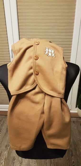 Spodenki z kamizelka z kapturem- rozmiar S