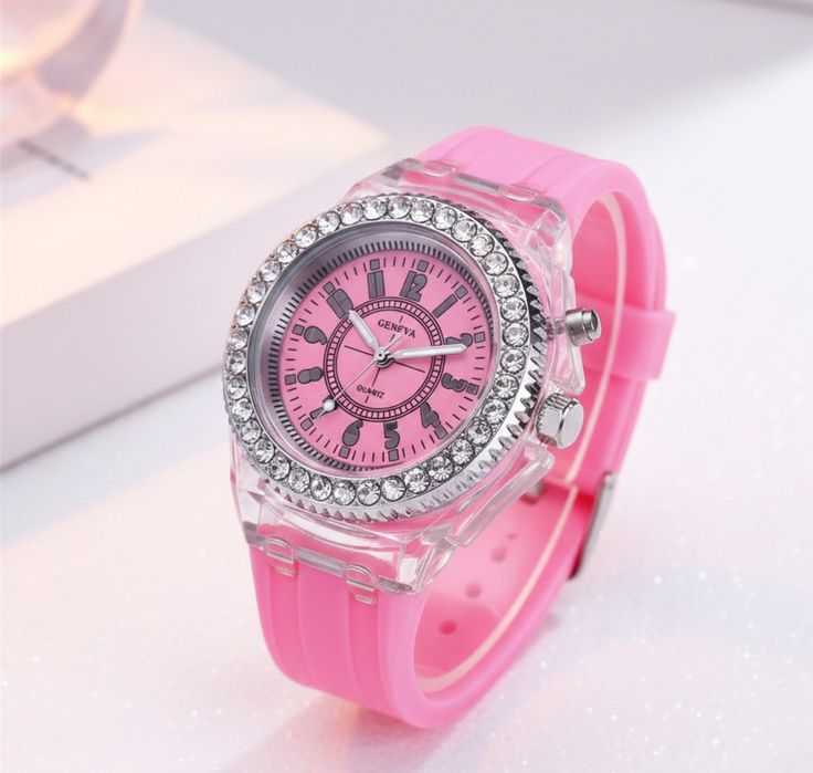 Zegarek damski podświetlany  z kryształkami