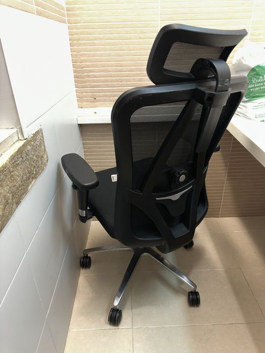 Cadeira de Escritório Ergonómica Premium – Muito Confortável | Excelente Estado