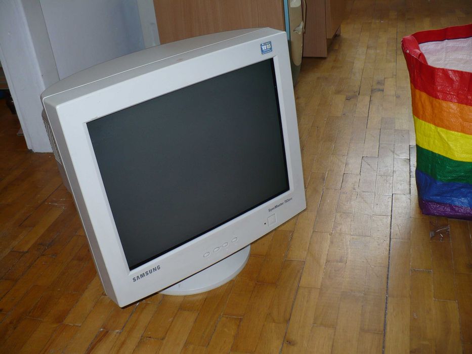 Stary monitor komputerowy