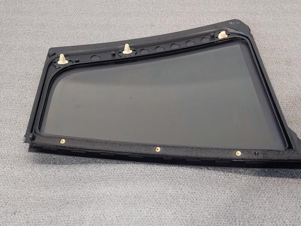 Vidro triangular da porta trás direito VOLKSWAGEN Golf VIII (CD1)