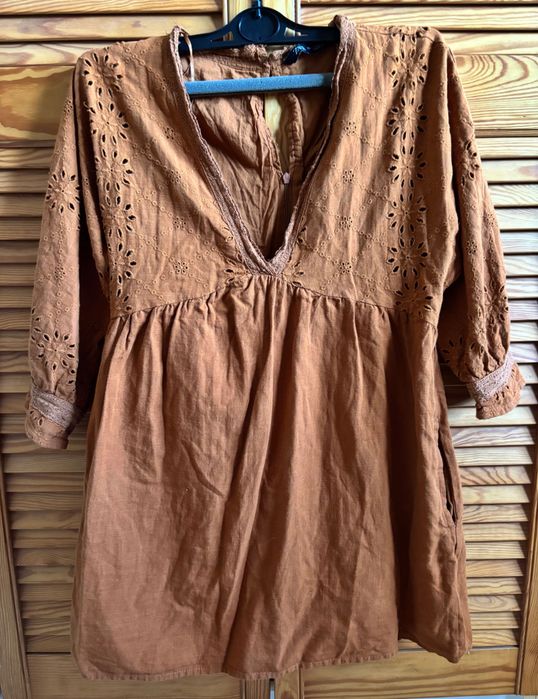 Brązowa sukienka krótki kombinezon boho na lato bawełna camel Zara