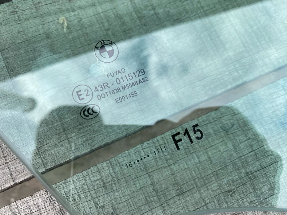Стекло на дверь для бмв f15