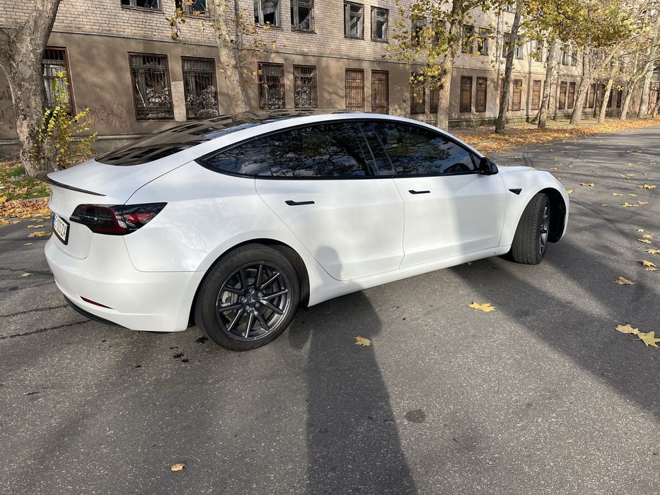 Продам Tesla model 3 2020