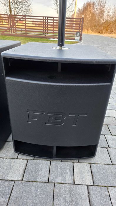 Sprzedam subwoofer aktywny FBT HiMaxx 100SA 2 szt.+ sztyce + pokrowce