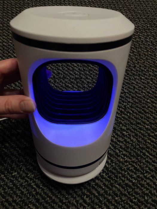 Лампа-вбивця комарів