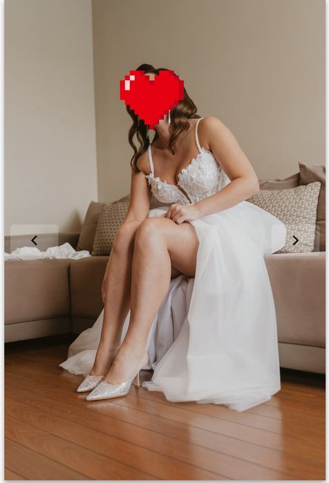 Suknia slubna biala gorsetowa