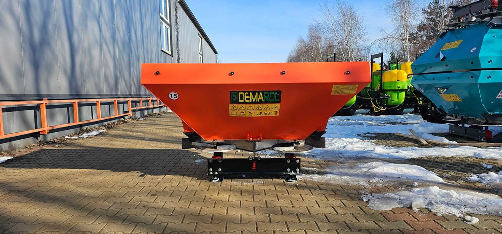 Rozsiewacz dwutalerzowy 600L- Demarol