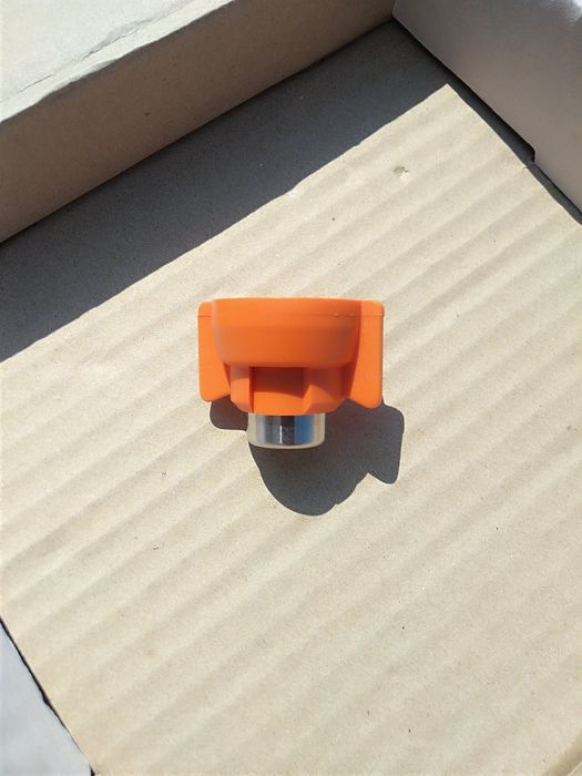 Розпилювач відцентровий Росса оранжевий.