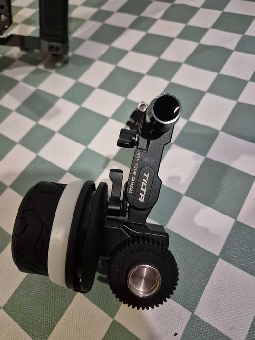 Tilta Mini Follow Focus Lens Zoom Control para Câmaras DSLR Mirrorless, Pocket Follow Focus com A/B Hard Stops