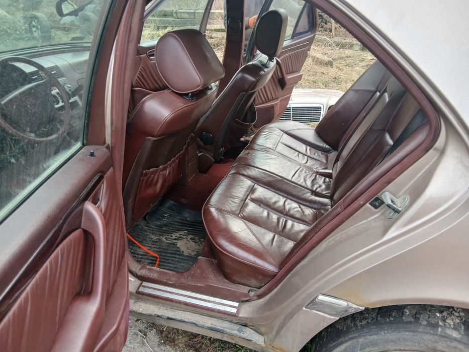 Шкіряний кожаний салон червоний mercedes w 202 седан
