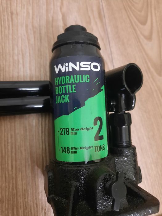 Продаю новий автомобільний домкрат !!!