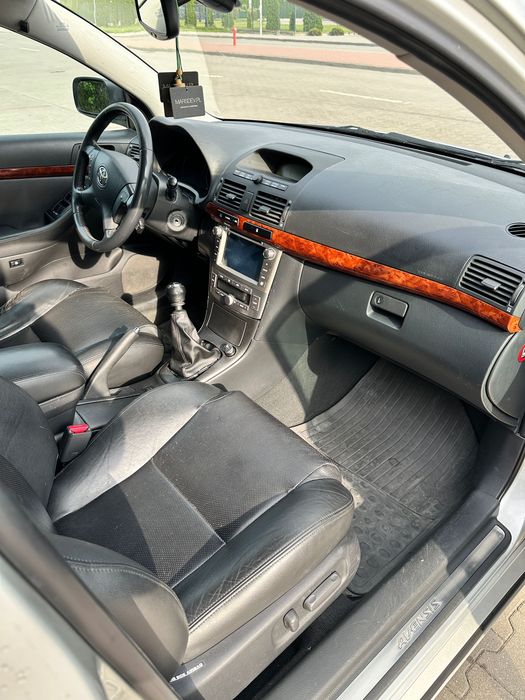 Toyota Avensis T25