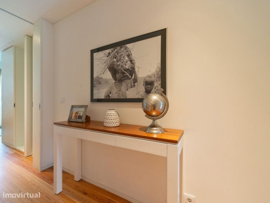 Apartamento T2 de Luxo com Jardim Privativo no Restelo, inserido em...