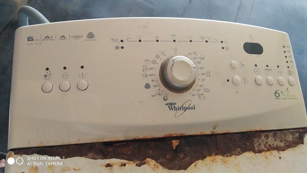Стиральная машина Whirlpool 6кг модель AWE 7629 на запчасти