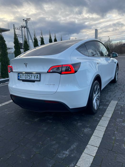Tesla Model Y Long Range Dual Motor 82 kWh 7-ми місна