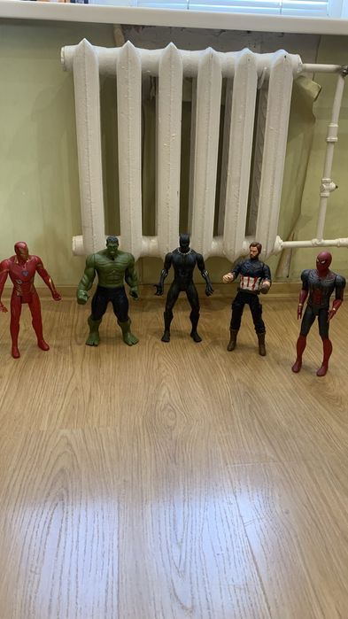 Супергерої іграшки