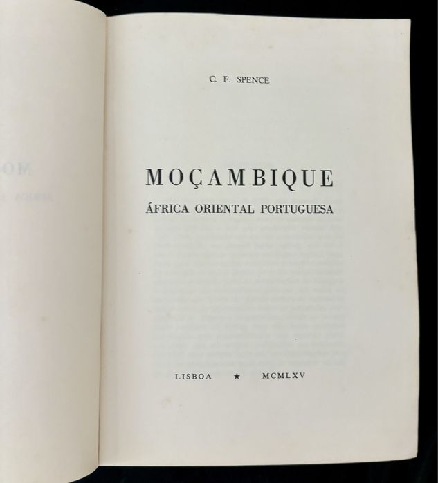 Moçambique - livro de CF Spence