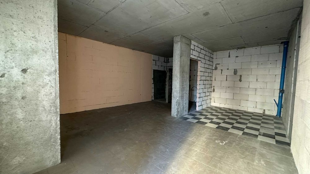 Оренда фасадного комерційного приміщення 66.2 м²