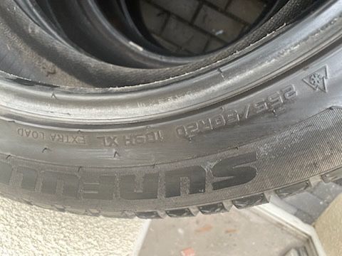 Opony zimowe 255/50/r20