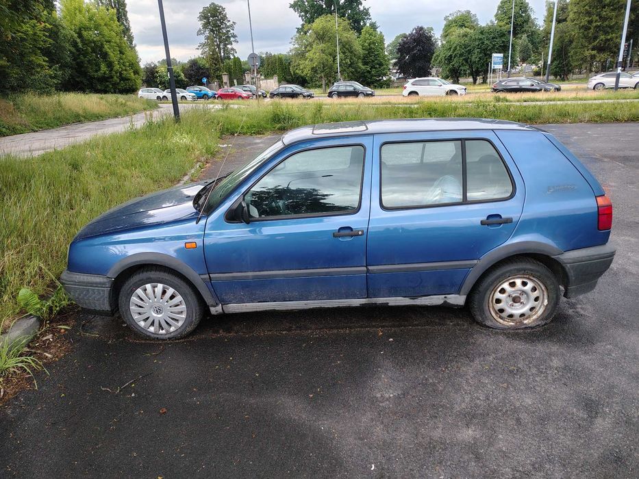 Volkswagen Golf 3 1994, 1.4 Benzyna+LPG, zestaw kół [Uszkodzony]