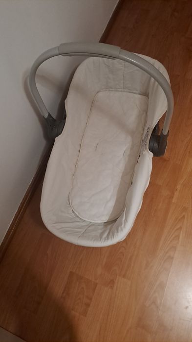 Carrinho, ovo e alcofa