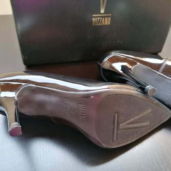 Sapato NOVO Stilleto Preto em Verniz 38