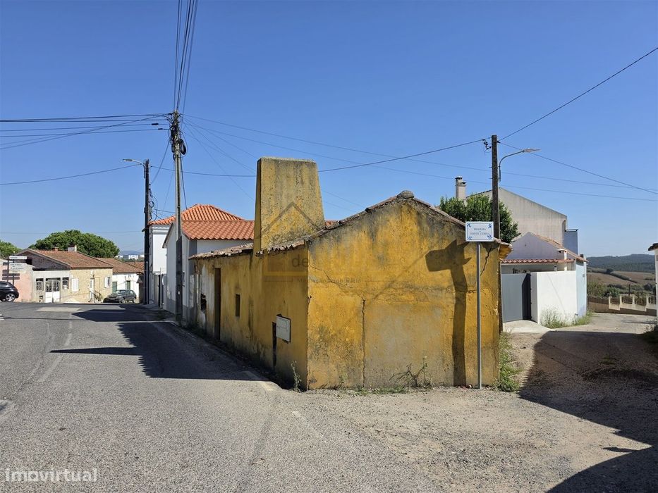 Imóvel com Projeto Aprovado para Moradia T3