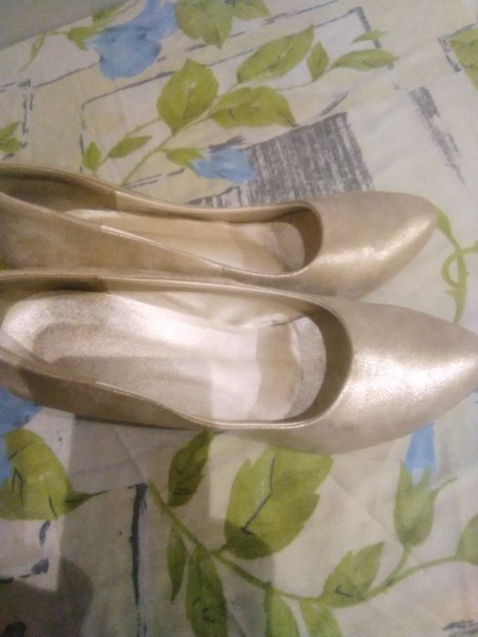 Buty damskie na obcasie Skorpion r 38