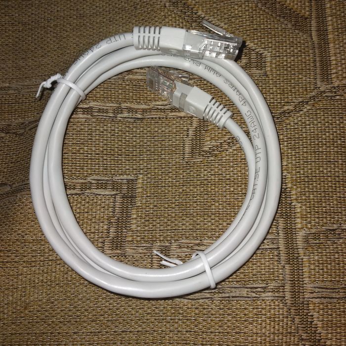 utp 24awg 4 pairs awm pcv кабель роутер новий