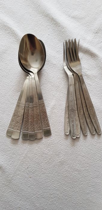 Столовые наборы ложек, вилок
