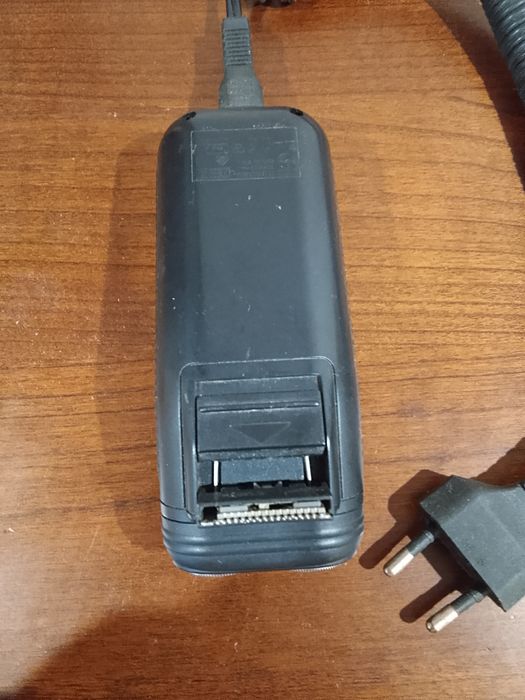 Електро бритва PHILIPS 242