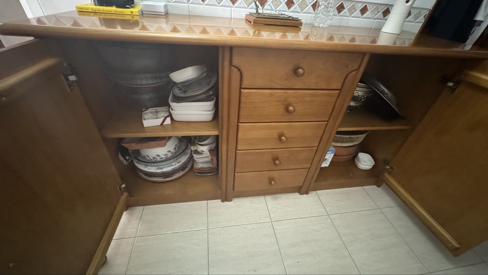 Aparador em Cerejeira