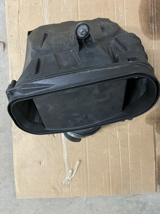 Корпус повітряного фільтра Porsche Macan/Порше макан