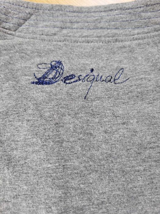 bluzka w kwiaty firmy Desigual