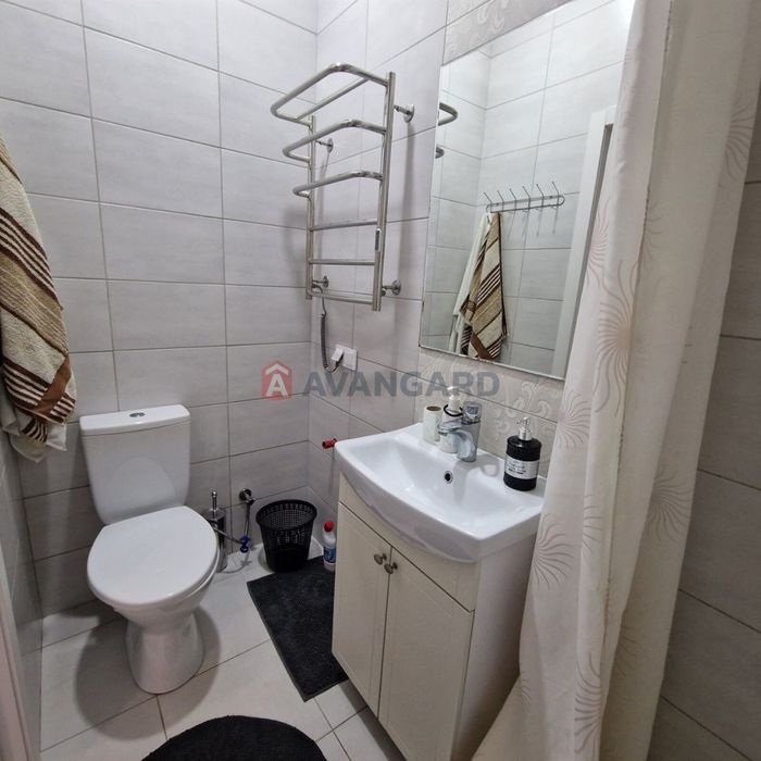 Продам 3к квартиру, лівий берег, ул. Новоселівська (