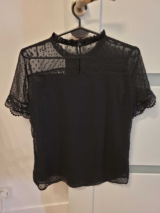 Elegancka czarna bluzka z koronką, r. 36