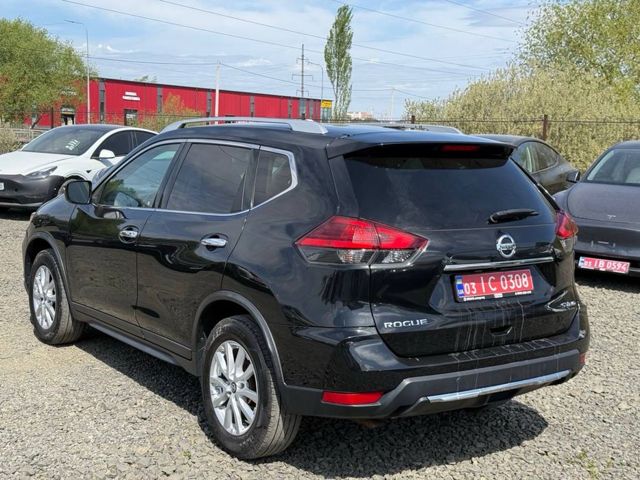 Nissan Rogue SV AWD 2017!